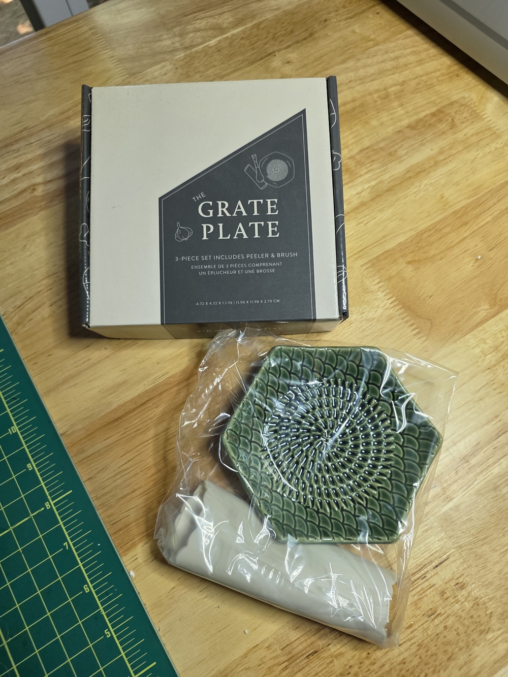 The Grate Plate 3-Piece Set - Green Ceramic Grater Plate
